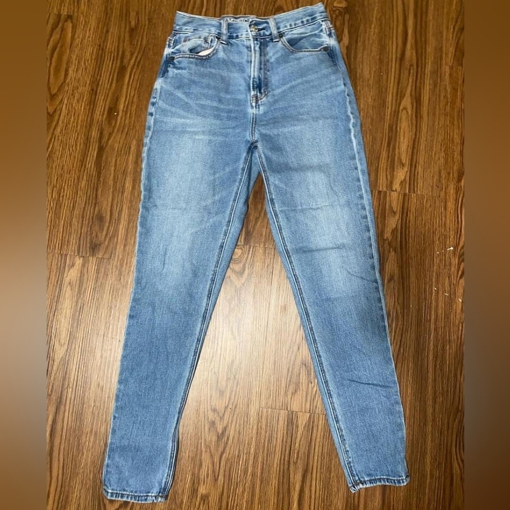 American Eagle Mom Jean